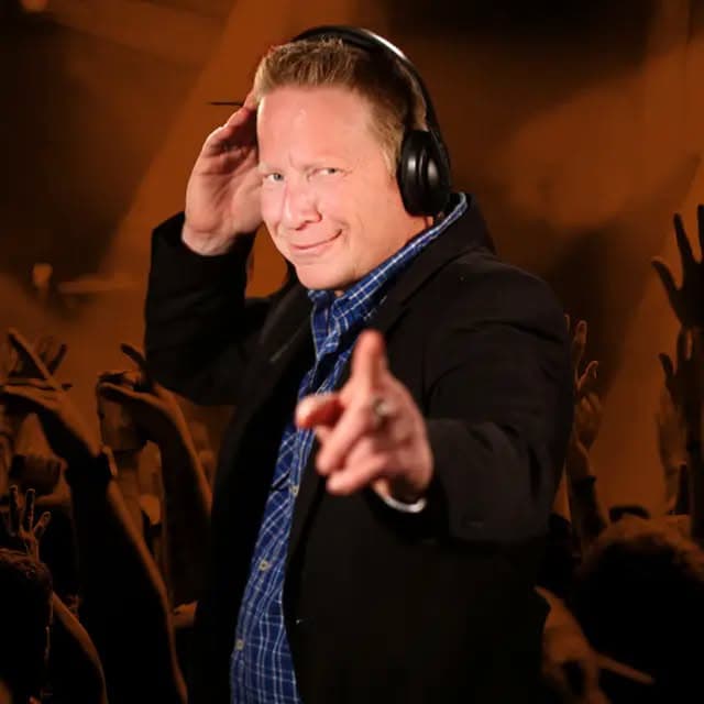 Entrevue de Sylvain Caron avec Mégane Lebel sur Hit Country